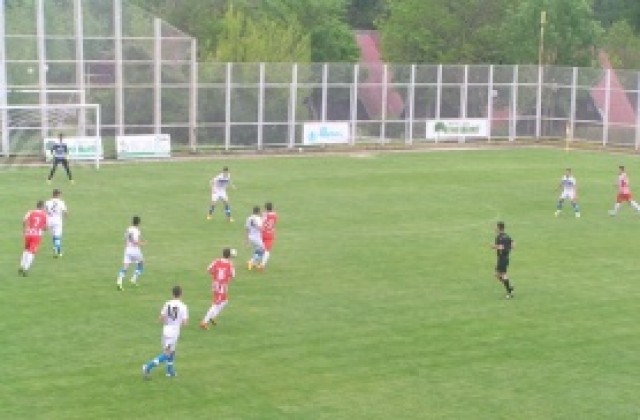 Бултекс Къп, Група В: Цървена звезда-Академия Георге Хаджи 2-0