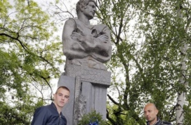 ВИДЕО: Левски почете великия Георги Аспарухов