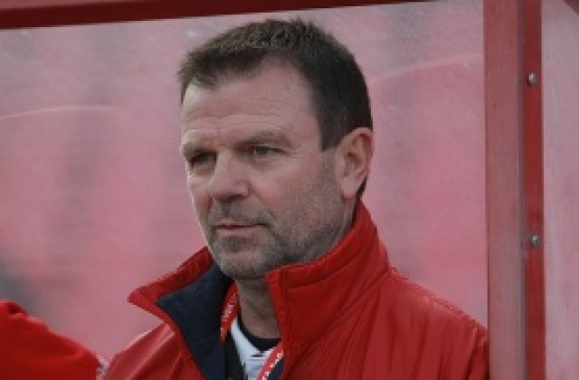 Младенов: Това е геройство от страна на футболистите