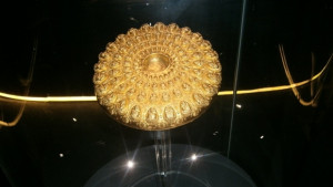 Дъхът на човек спира когато влезе в Трезора с Панагюрското