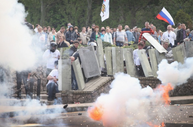 Нови сражения се водят в Славянск, има убити и ранени