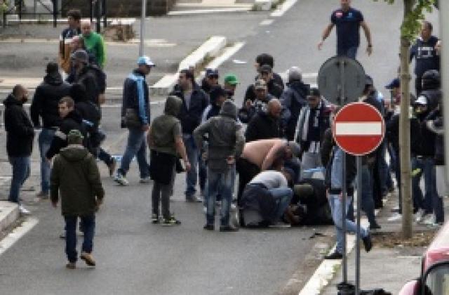 Простреляният фен на Наполи арестуван, докато лежи в болницата