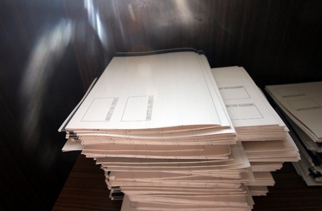 ЦИК открива 168 изборни секции извън страната