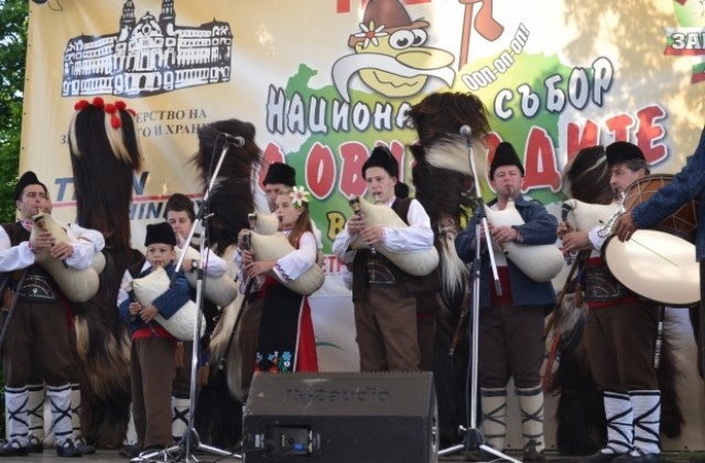 Атанас Георгиев с голямата награда Борис Машалов от Националния събор на овцевъдите