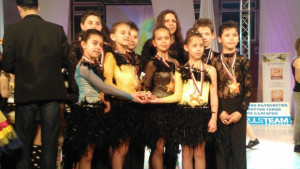 Златна купа и медали за Ксани денс от Изгряващи звезди