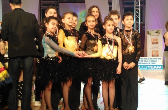 Златна купа и медали за Ксани денс от Изгряващи звезди