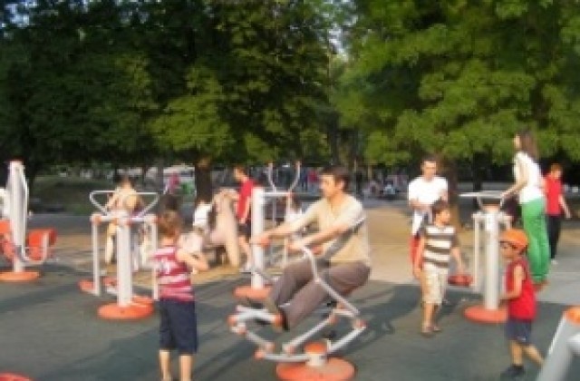 Румънци организират фитнес сред природата