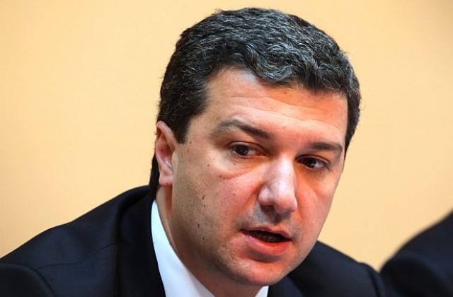 Електроснабдителните дружества не трупат нови дългове към НЕК