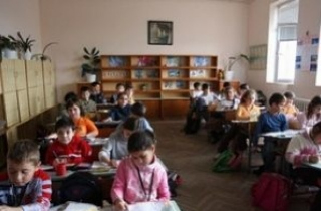 1446 четвъртокласници се явиха на тест по математика
