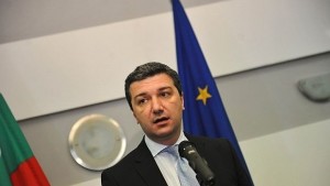Министър Стойнев ще направи първа копка на фабриката на Нексанс