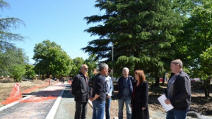 Кметът Галина Стоянова инспектира работата по рехабилитацията на парковете Розариум