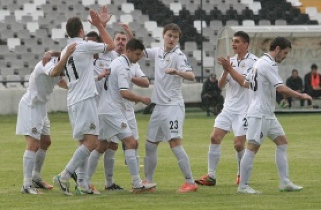 Славия остава в А група след 1:0, Черноморец изпадна