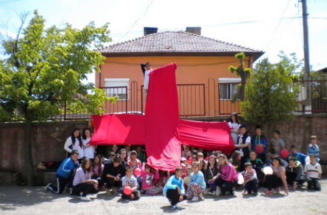 БЧК- Кюстендил отбелязаха Световния ден на червения кръст и червения полумесец