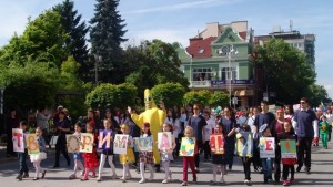 Във В Търново твориха щастие за Деня на Европа снимки