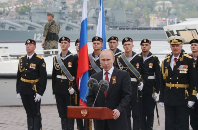Путин с първа визита в Крим след присъединяването към Русия