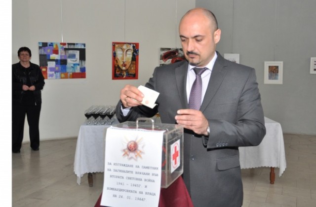 Правят мемориален кът на герои от Враца