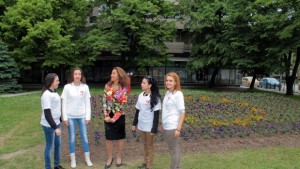 Коалиция за България подари логото на ЕС от цветя на