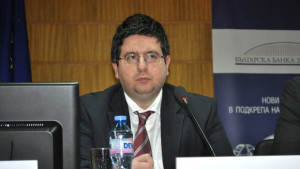 Чобанов Увеличаването на спестяванията на хората е позитивен факт