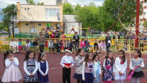 Откриха детски и спортна площадки и в кв Бузлуджа