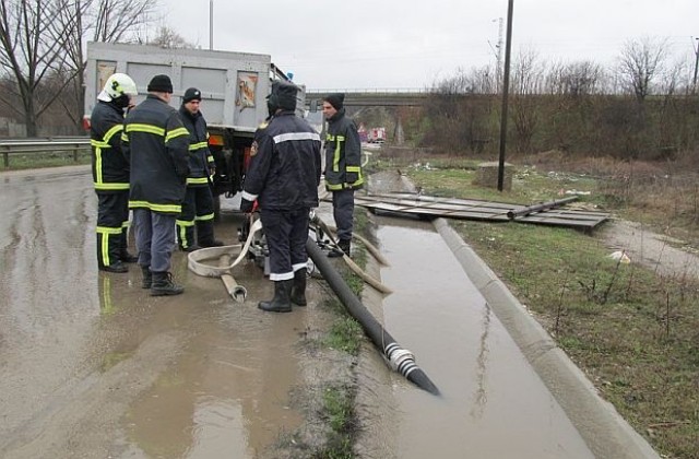 Правителството прави раница за оцеляване
