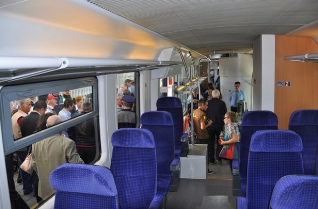 Първият влак с пътници от Видин за Калафат  премина по Дунав мост 2