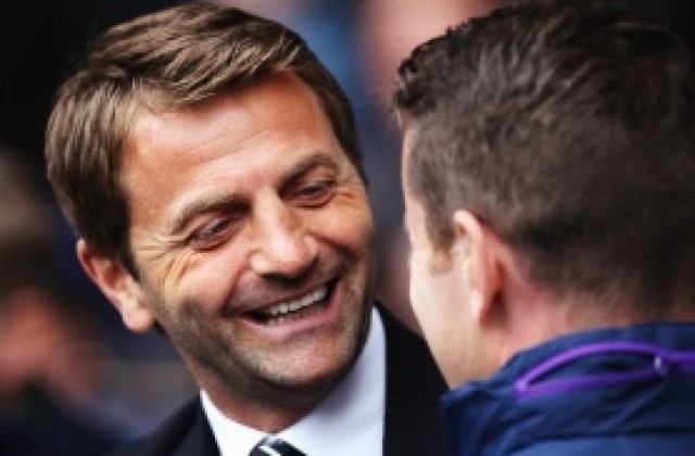 ВИДЕО: Тим Шърууд остави фен да води отбора в последния мач