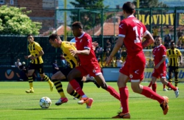 Тони Силва: Минев се държа расистки, каза ми да ходя за банани