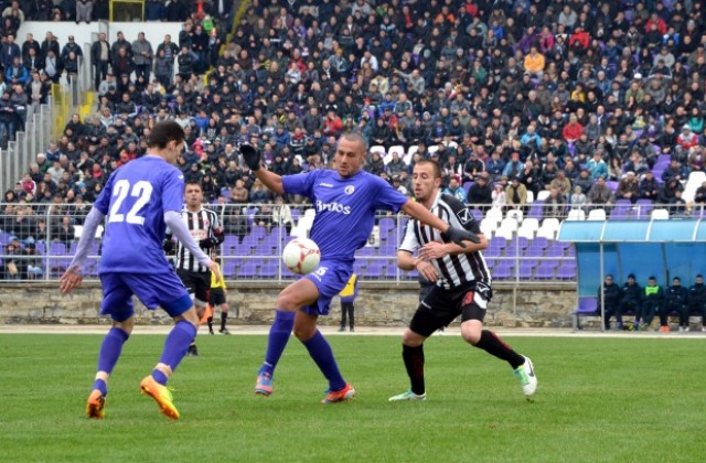 Етърци биха в Никопол, Чирпанов с гол и две асистенции (всички резултати и класиране)