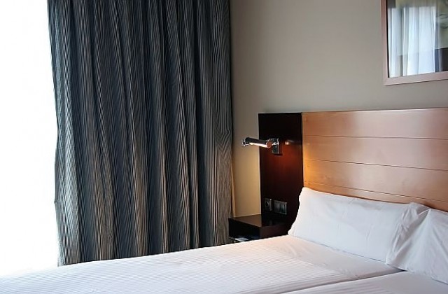 Приходите от туристически нощувки скочили с близо 10% през март