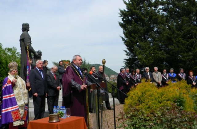 Проф. Легкоступ: Панацеята за оцеляването и просперитета на нашия народ е в духовността