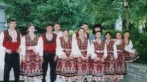 Започва Китна Тракия пее и танцува