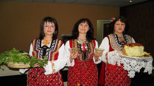 Герчев празнува с планинарки