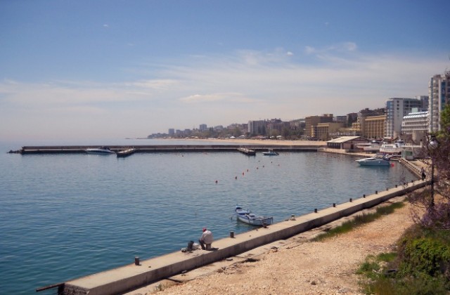 „Златни пясъци” с по-чисто море от това лято