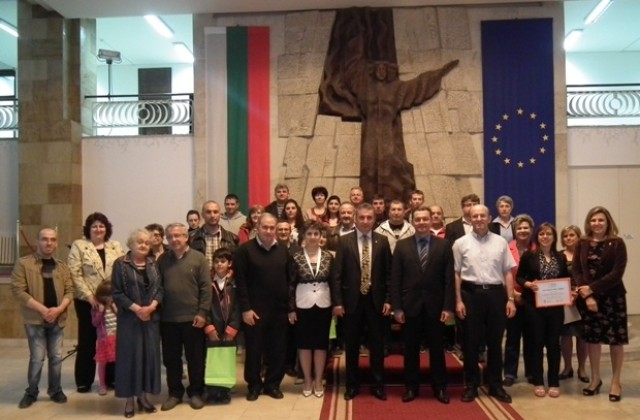 Наградиха участниците в кампанията „За един по-красив и по-чист град“