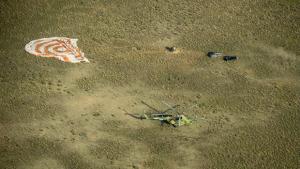 Союз TMA 11M се приземи в Казахстан