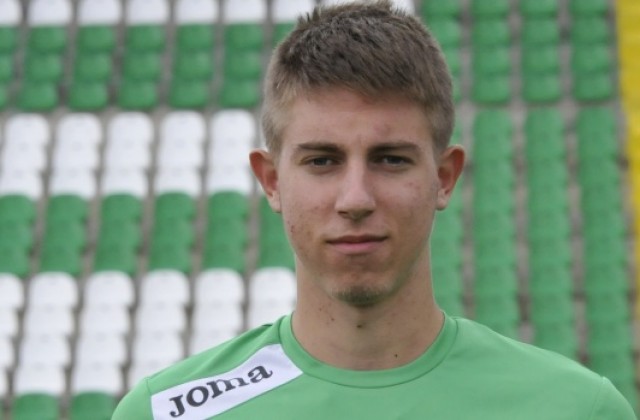 Футболистите на Берое събраха пари за операция на юноша