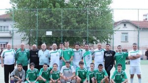 С 43 учителите победиха абитуриентите в традиционния мач в СОУ