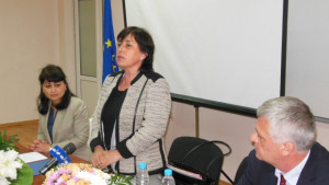 Училищата и детските градини в областта са усвоили 2 285