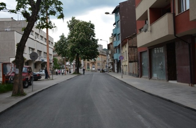 Улица Орловска с нова асфалтова настилка