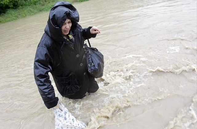 Обилни дъждове и наводнения на Балканите, Сърбия обяви извънредно положение