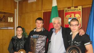 Кметът на Дупница подари икона на Св Иван Рилски на