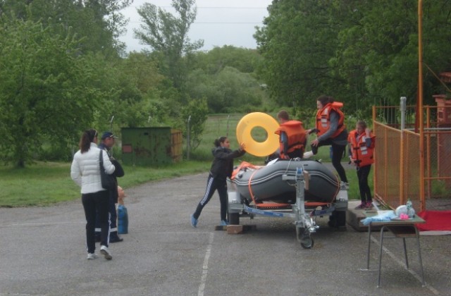 Първо ОУ „Кирил и Методий са №1 на областното състезание Защита при бедствия, пожари и извънредни ситуации