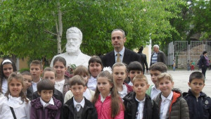 Правнукът на брата на Ботев гостува за празника на НУ