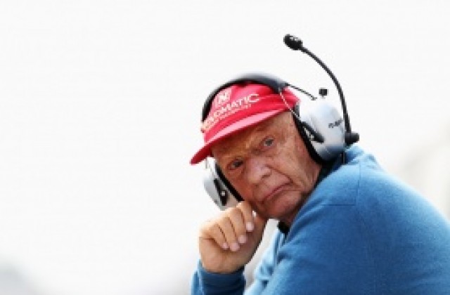 Студената война между Ники Лауда и Ред Бул продължава