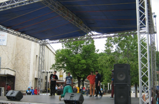 Откриха Дупница денс фестивал