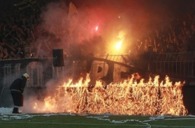 Цветан Василев вика подчинените си на спявка