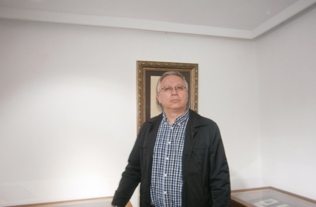Уникални експонати, дарени от Румен Манов  подредени в експозиция в къща музей Димитър Пешев