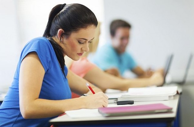 Името на Пиренейски полуостров идва от Пирин