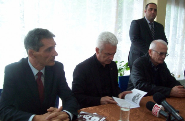 Волен Сидеров: Няма основание за вдигане на цената на тока, ако това стане - правителството пада