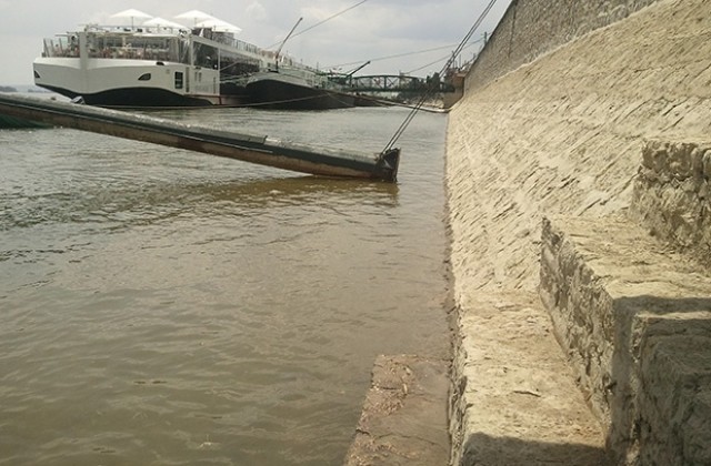 Дунав продължава да се покачва при Видин